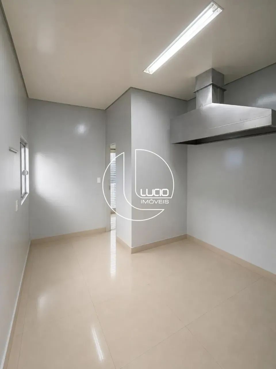 Área comercial com 790 m² na av. universitária com ponto de comércio, loja, galpão e resid - Foto 5