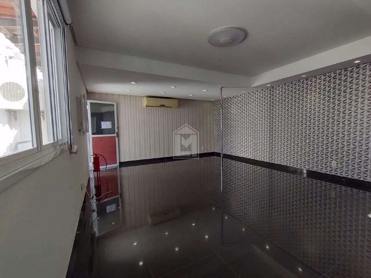 Lívia Machado Imóveis aluga loja comercial com 118,32 m² - Foto 4