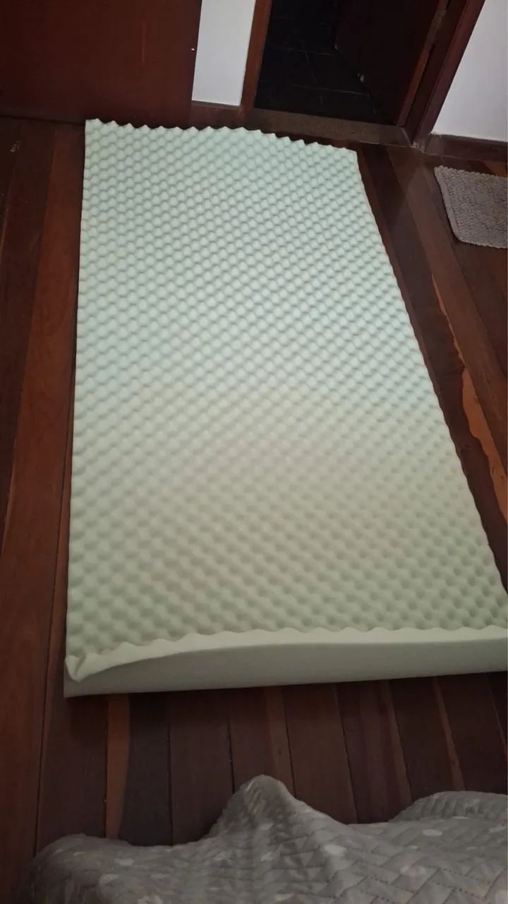 Colchão casca de ovo com capa de silicone
