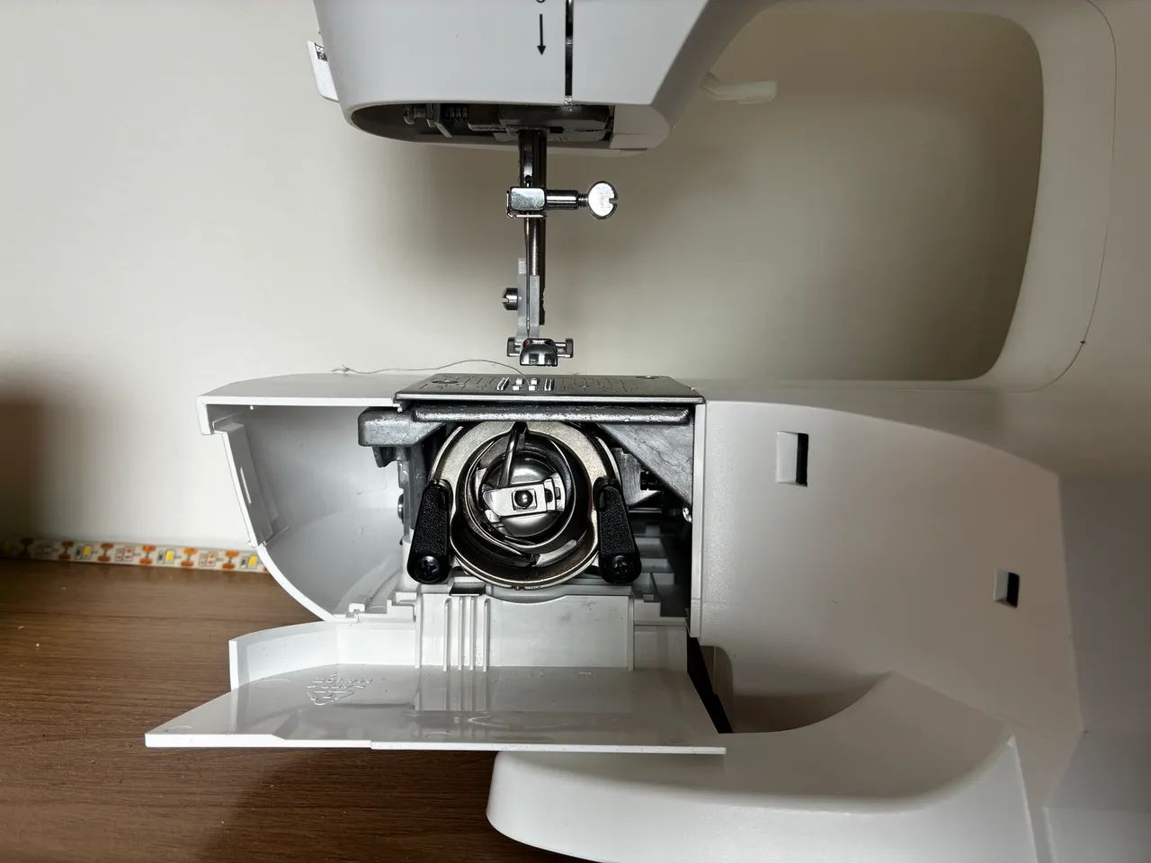Máquina de costura - Foto 3