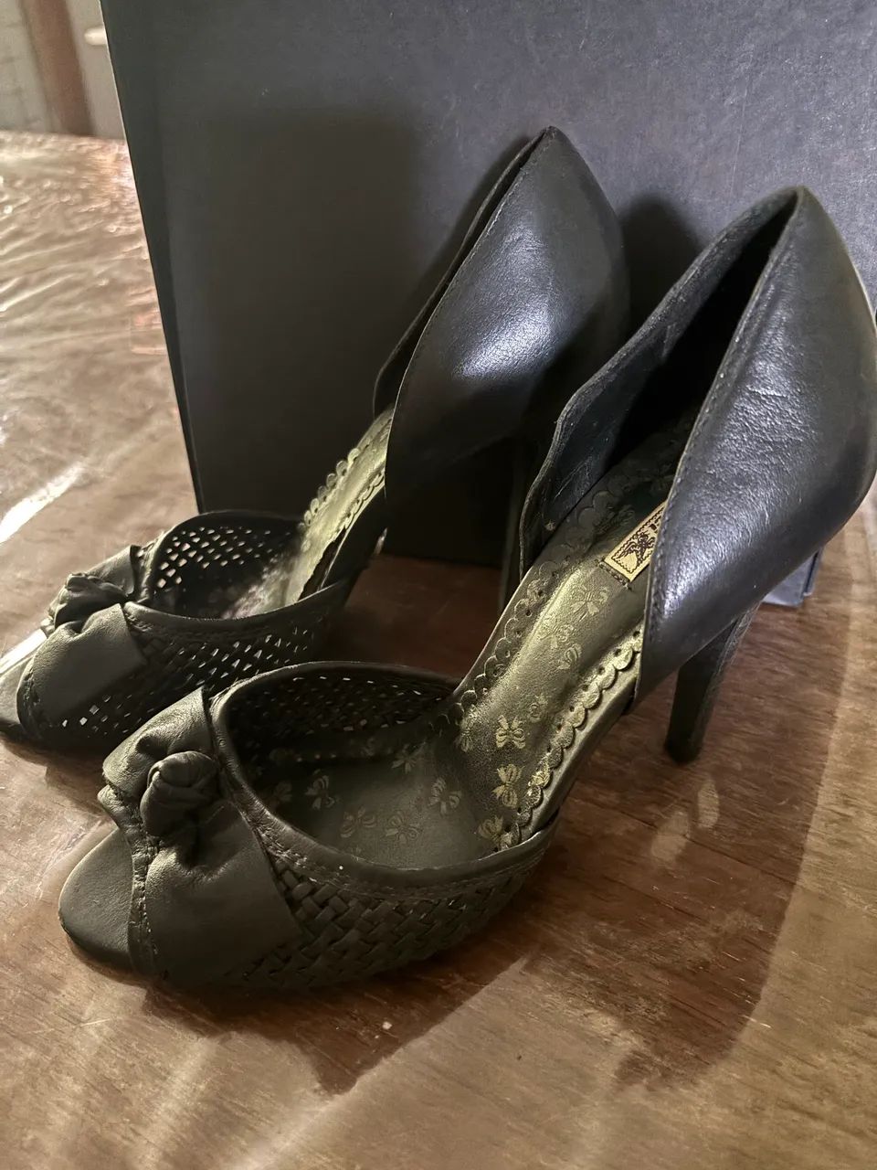 Pep toe em couro Colcci
