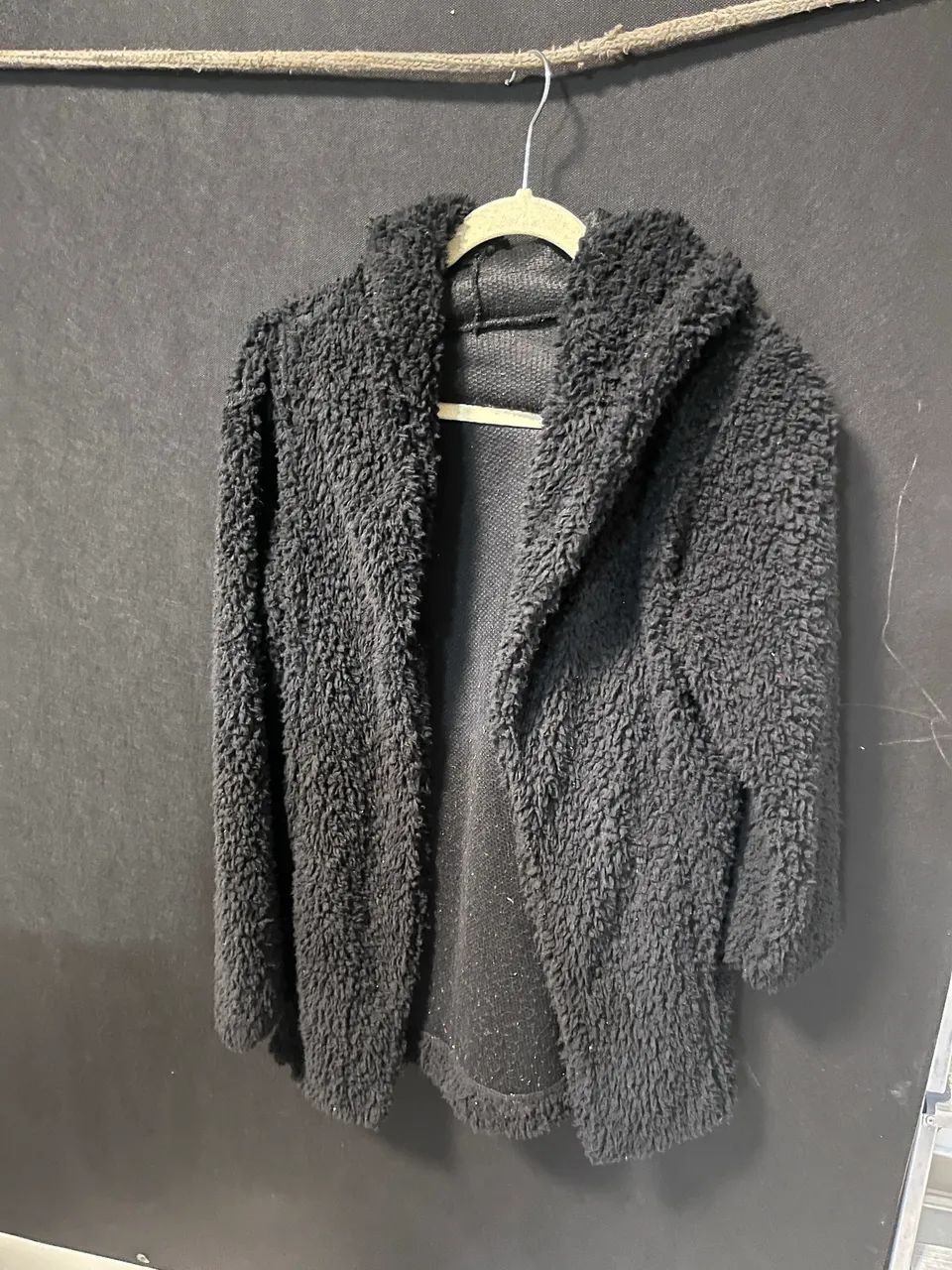 Casaco preto pelúcia