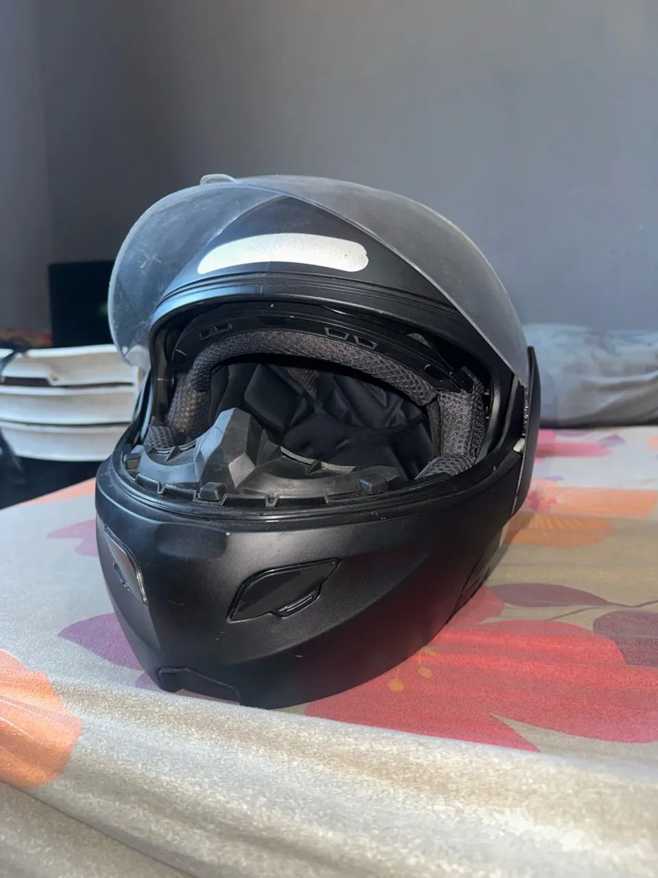 capacete black com óculos interno - Foto 2