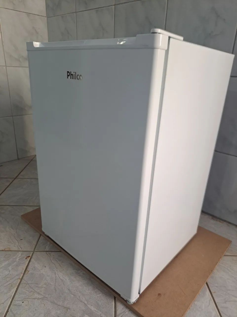 FRIGOBAR PHILCO 76L 220V - Foto 2