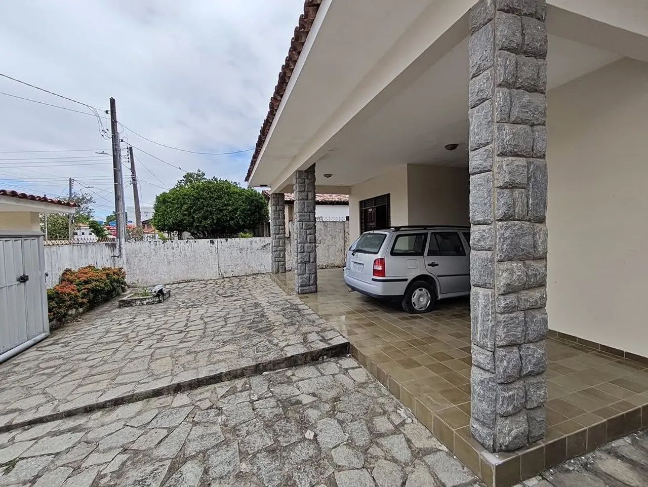 Casa Ampla no Bairro Montese - Foto 2
