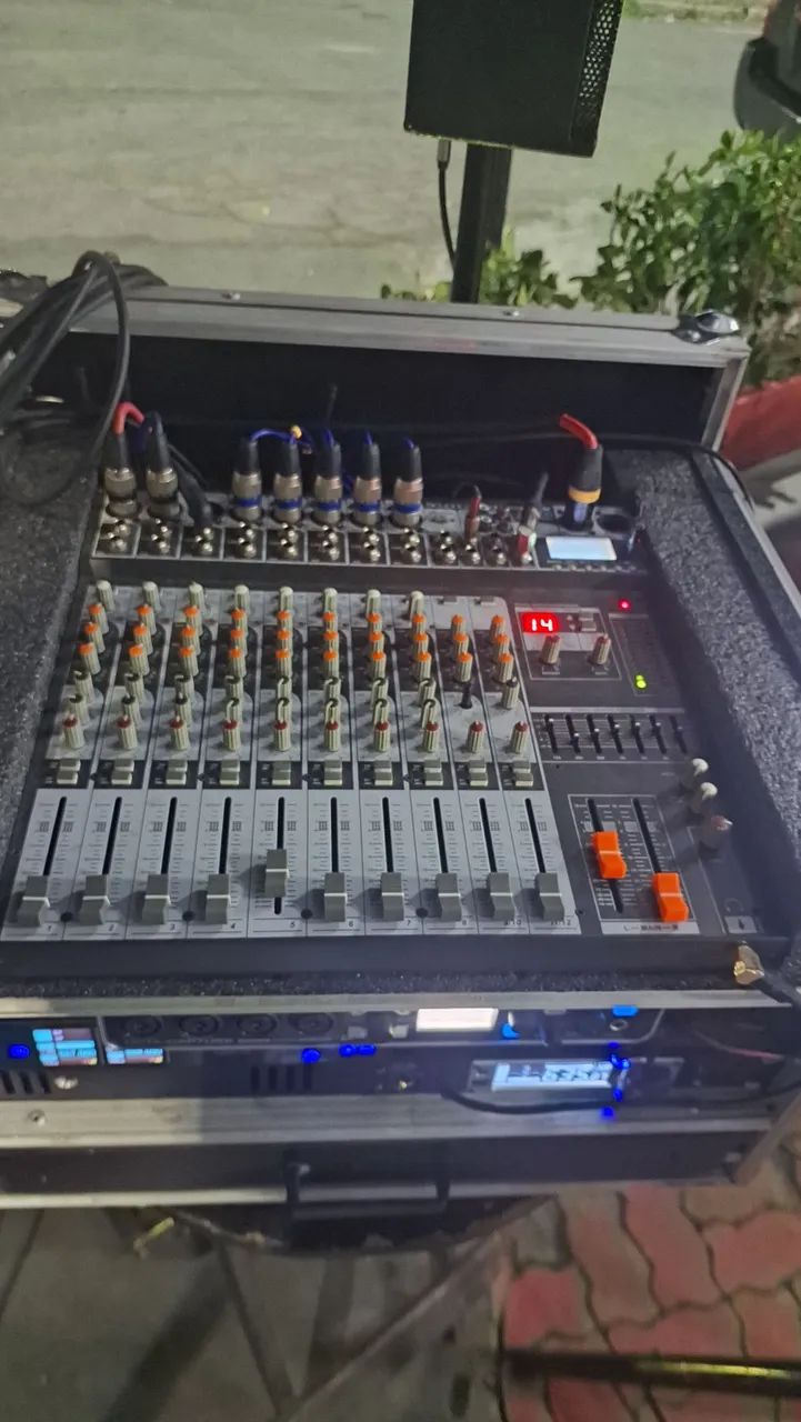 Mesa Soundcraft sx1202fx com case - Foto 2