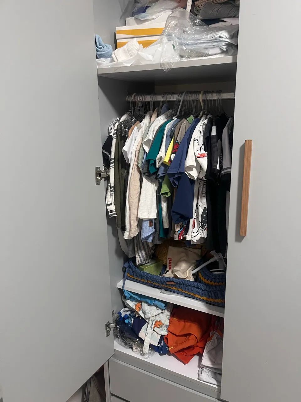 guarda roupa infantil cinza  - Foto 4