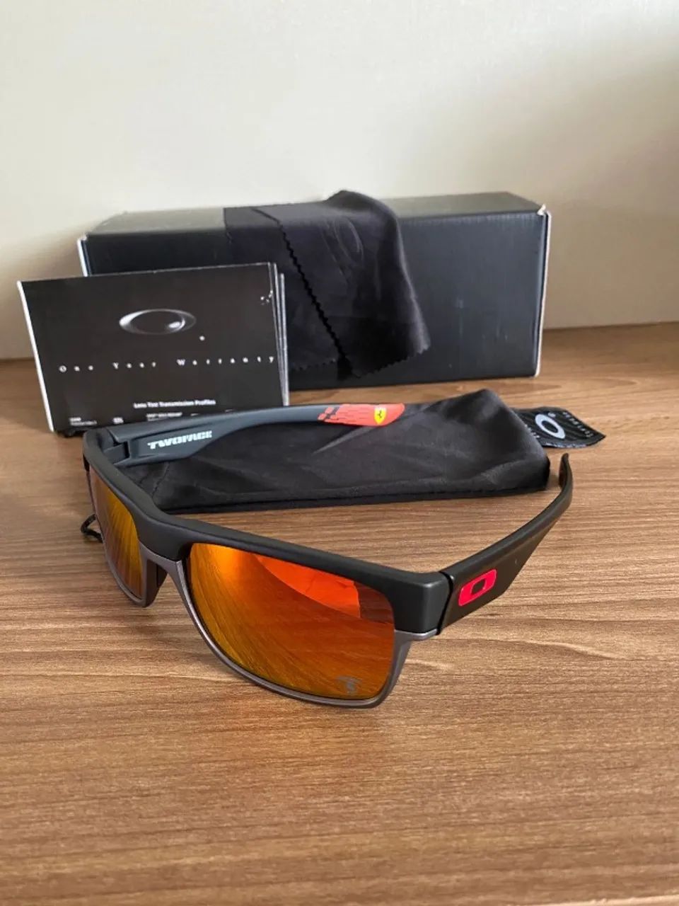 óculos de sol oakley twoface ferrari - Foto 2
