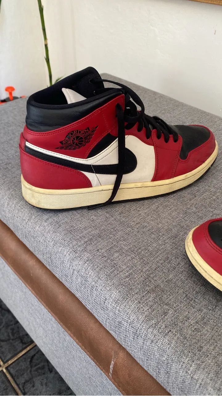 Air Jordan 1 Mid Chicago Black Toe Original 