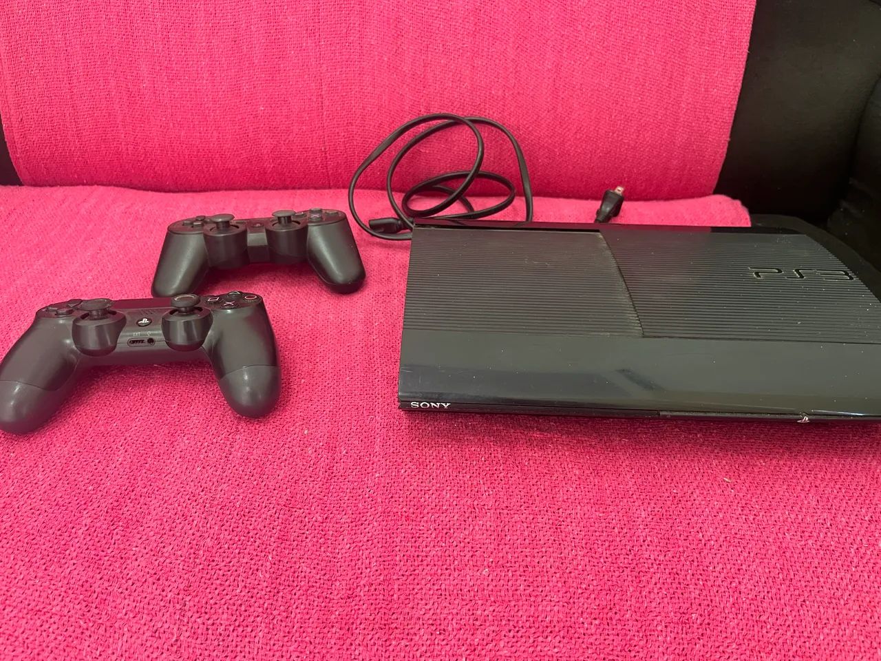 Ps3 super slim 3 controles e a base pra deixá-lo em pé  - Foto 2
