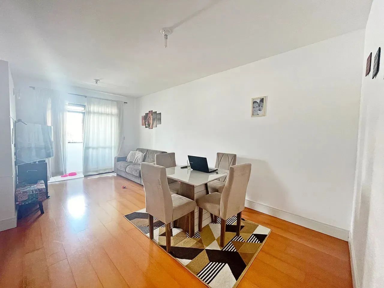 Apartamento com 3 dormitórios sendo 1 suíte próximo do Mercado Imperatriz no Estreito