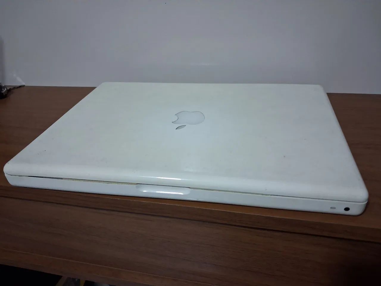 MacBook White