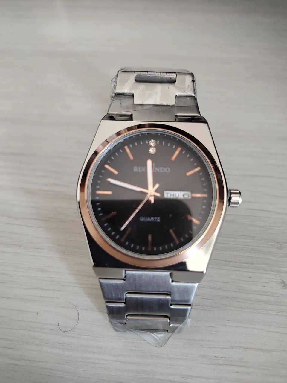 Relógio clássico quartz