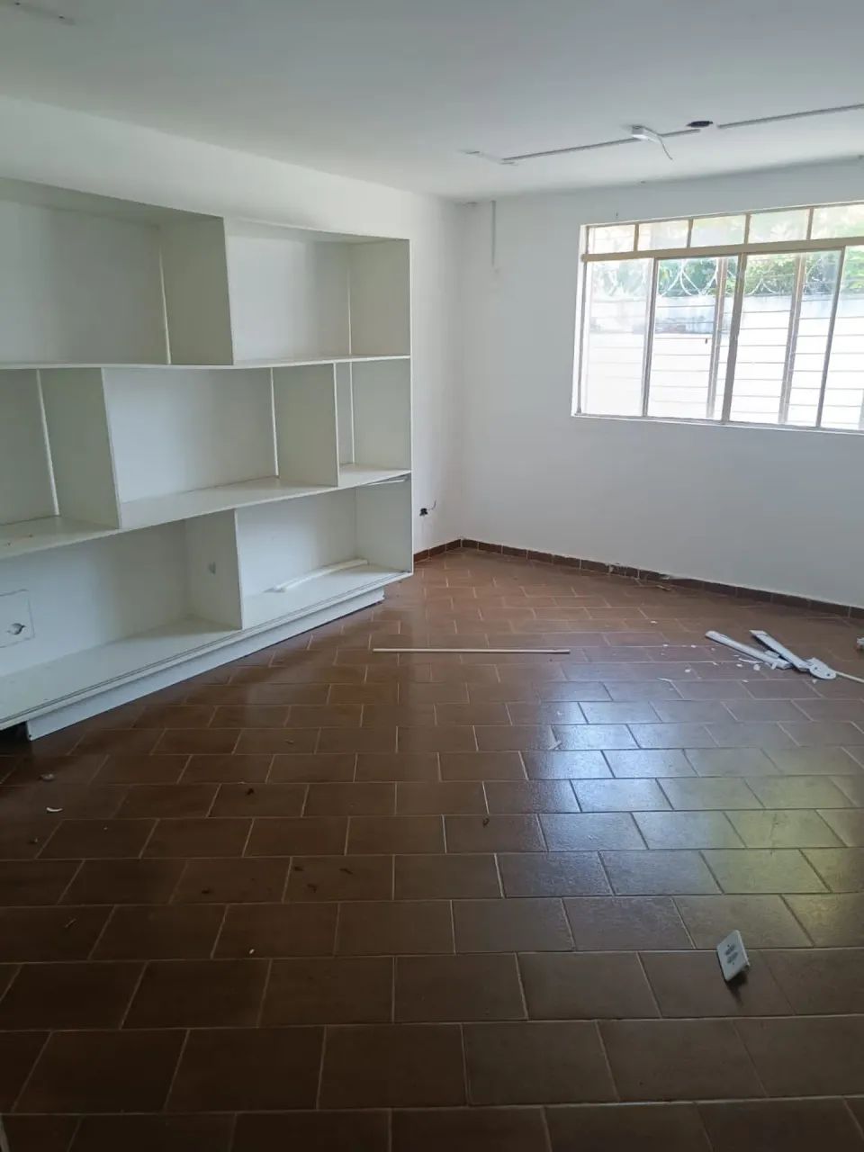 PRÉDIO COMERCIAL - na BR -153 COM 7 SALAS - Foto 4