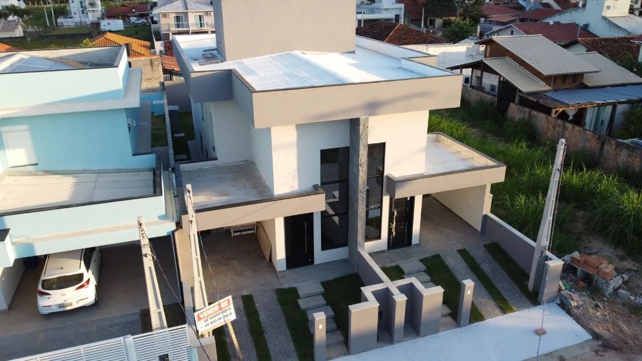 Excelente sobrado no Carianos NOVO - Foto 2