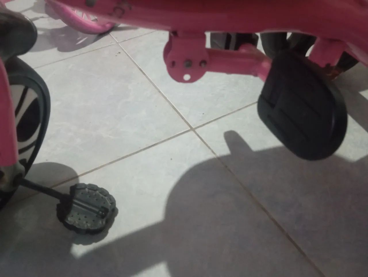 Triciclo infantil /com defeito - Foto 3