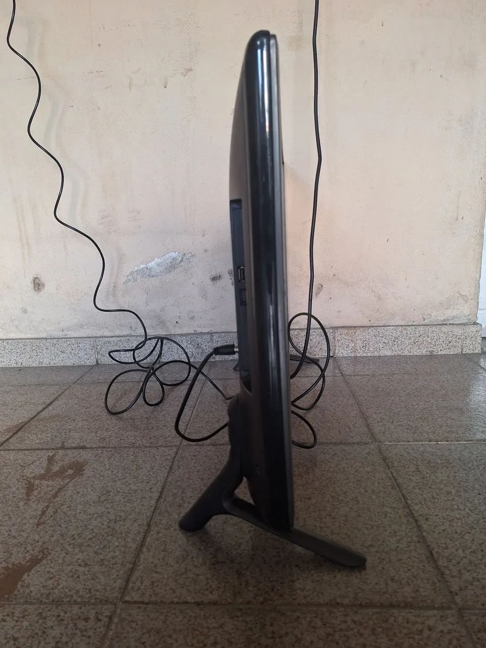 Vendo TV 32 polegadas LG - Foto 2