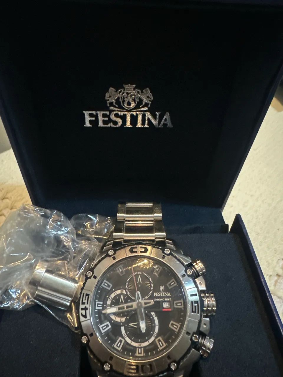 Relógio Festina. Chrono bike com tachymeter e data. 