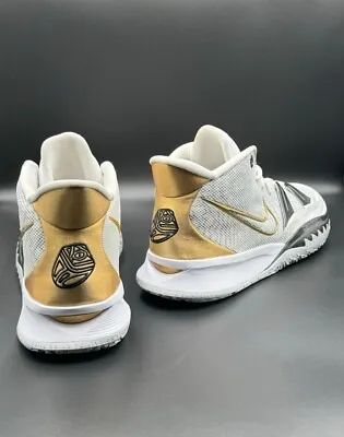 Tenis Basquete Nike Kyrie 7 Rings  CQ9326-101 Branco/Dourado  Tam 11/43 - Foto 2