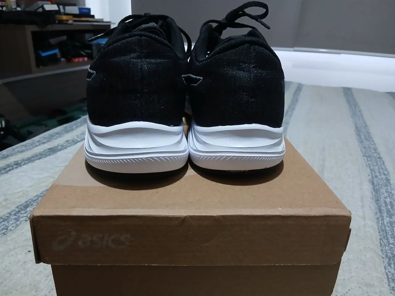 Tênis Asics 42 preto - Foto 3