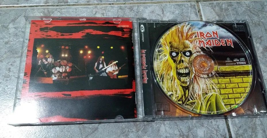 CD IRON MAIDEN - IRON MAIDEN - ORIGINAL - Foto 2