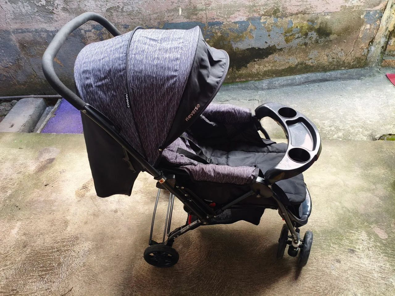 Carrinho com bebê conforto Cosco. - Foto 4