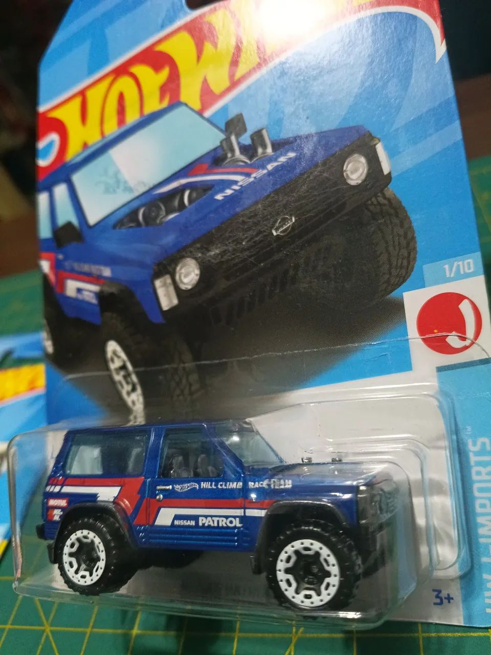 LOTE COM 4 NISSAN INCRÍVEIS Hot Wheels  - Foto 4