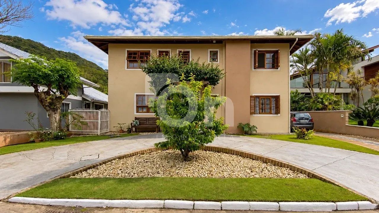 Casa de 4 dormitórios no Sambaqui - Foto 3