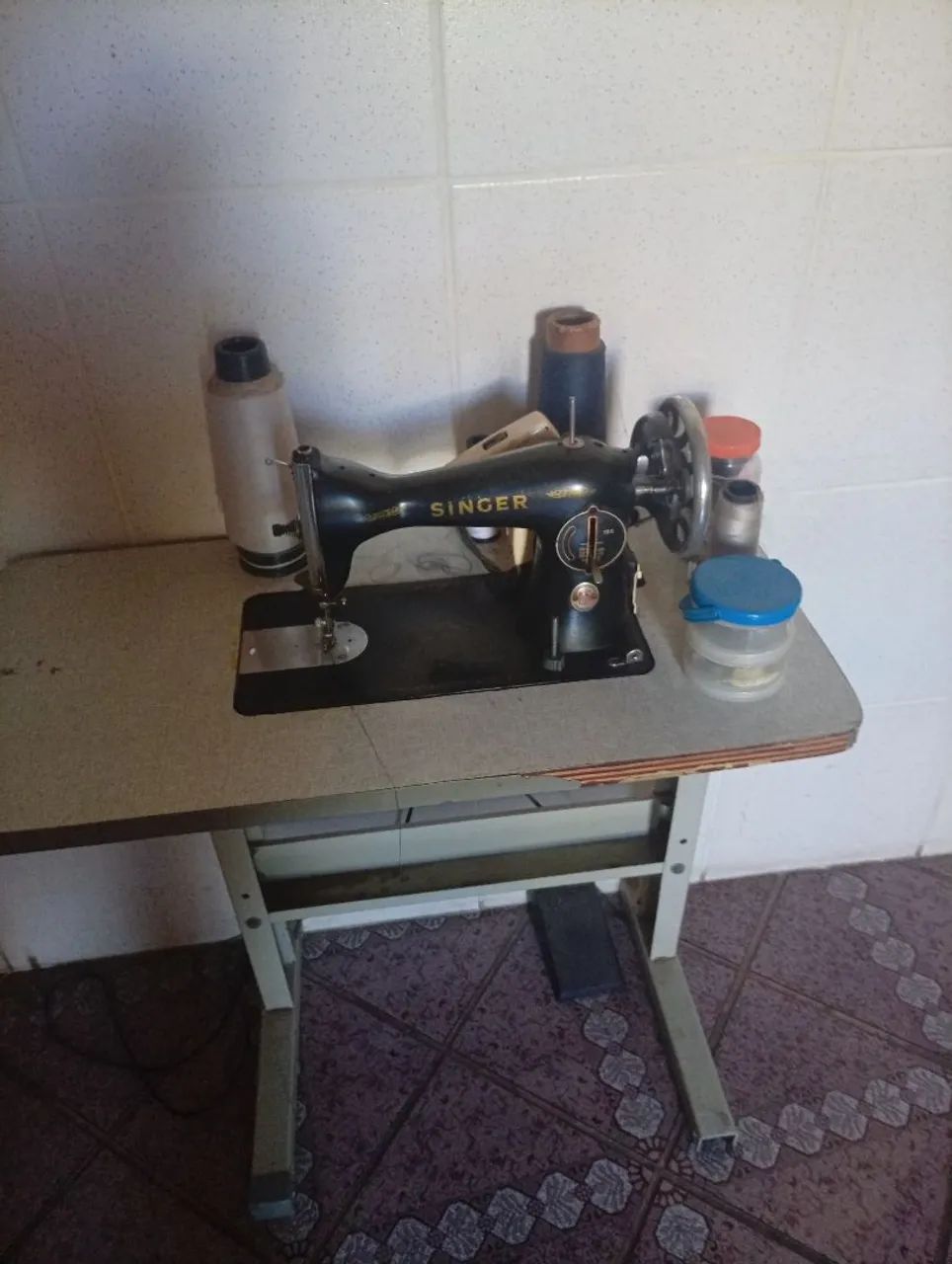 Vendo máquina Singer - Foto 2