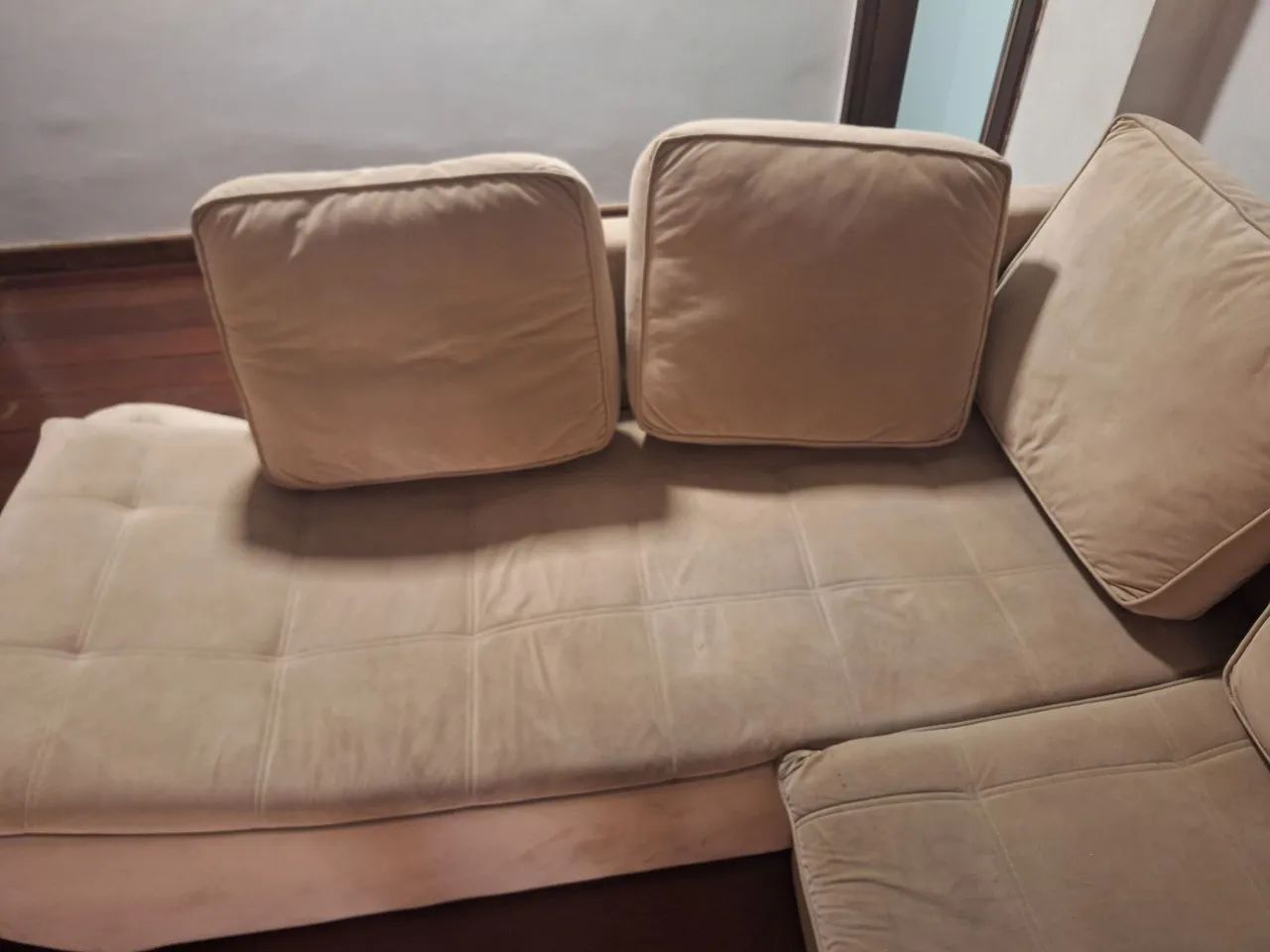 Sofá perfeito estado com frete 5  lugares e com 5 almofadas . - Foto 4