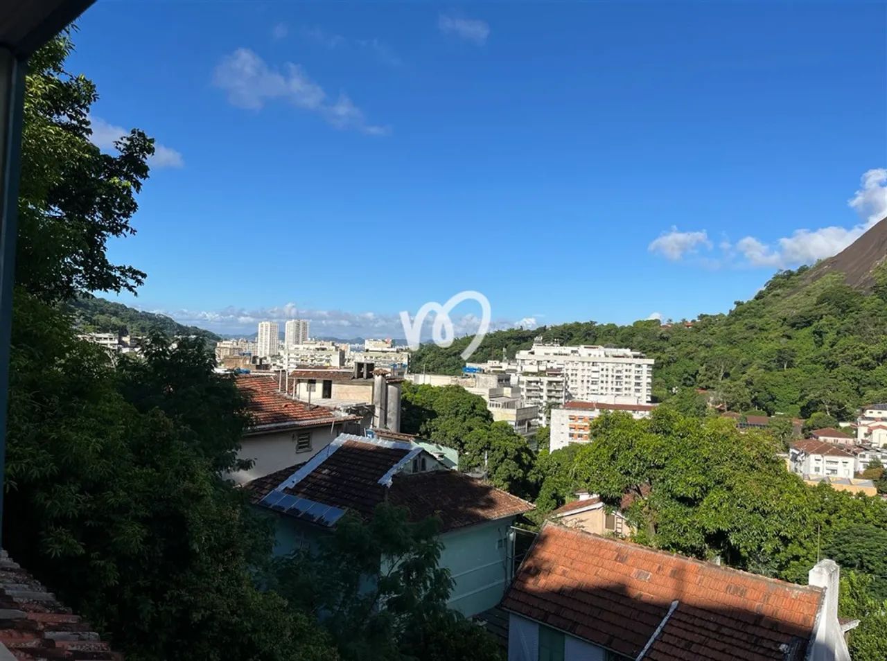 Casa Espaçosa com Vista Deslumbrante e Lazer em Cosme Velho, Rio de Janeiro!