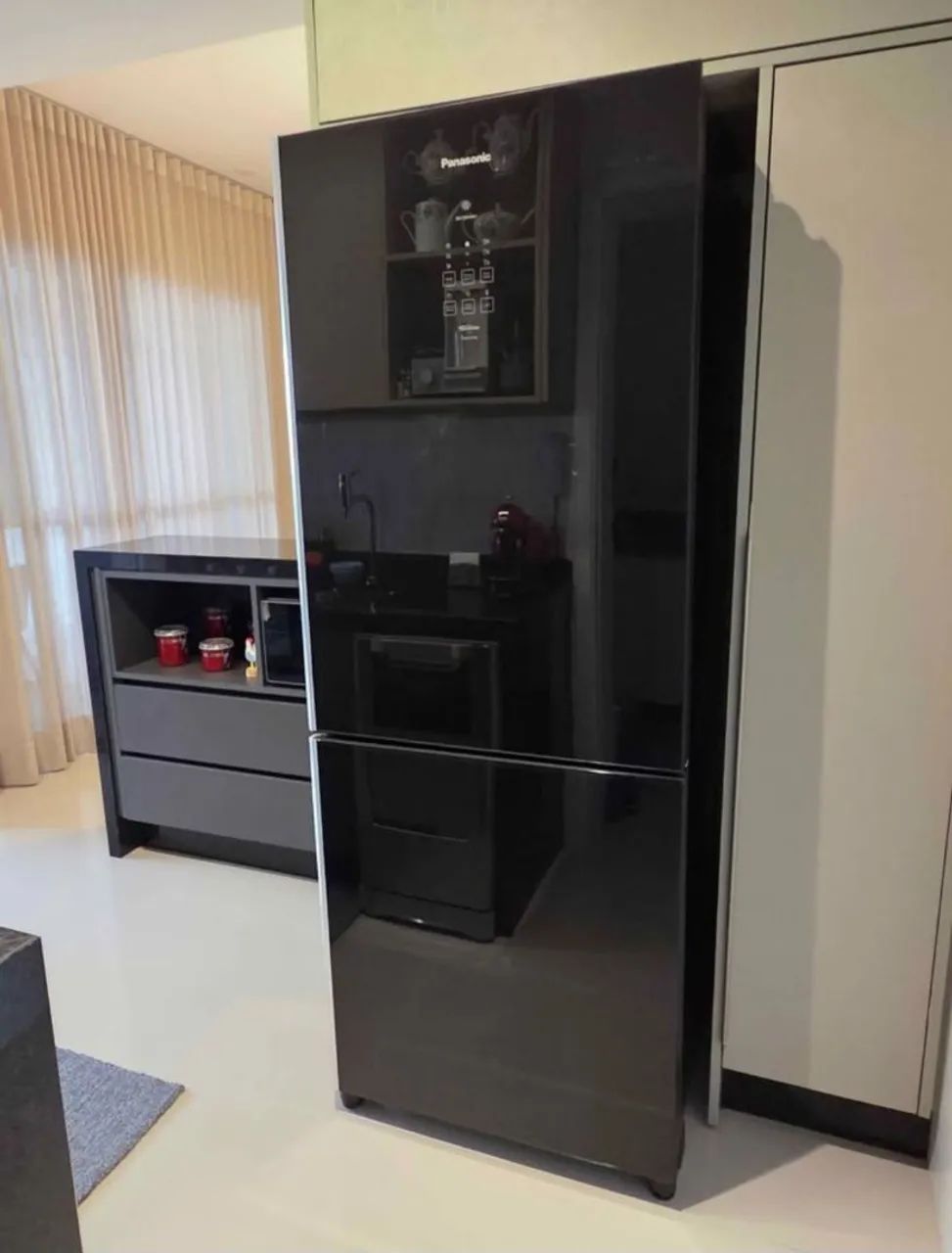 Geladeira Black Glass Panasonic Econavi 425 litros 127V (usada