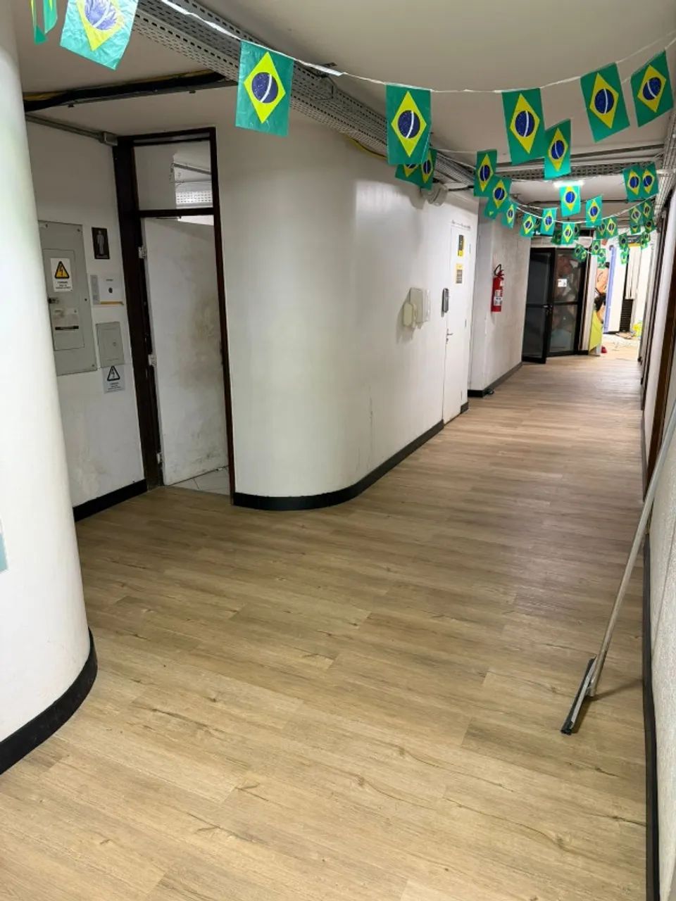 Instalação de Carpete, Piso Vinílico e Rodapé RJ - Foto 3