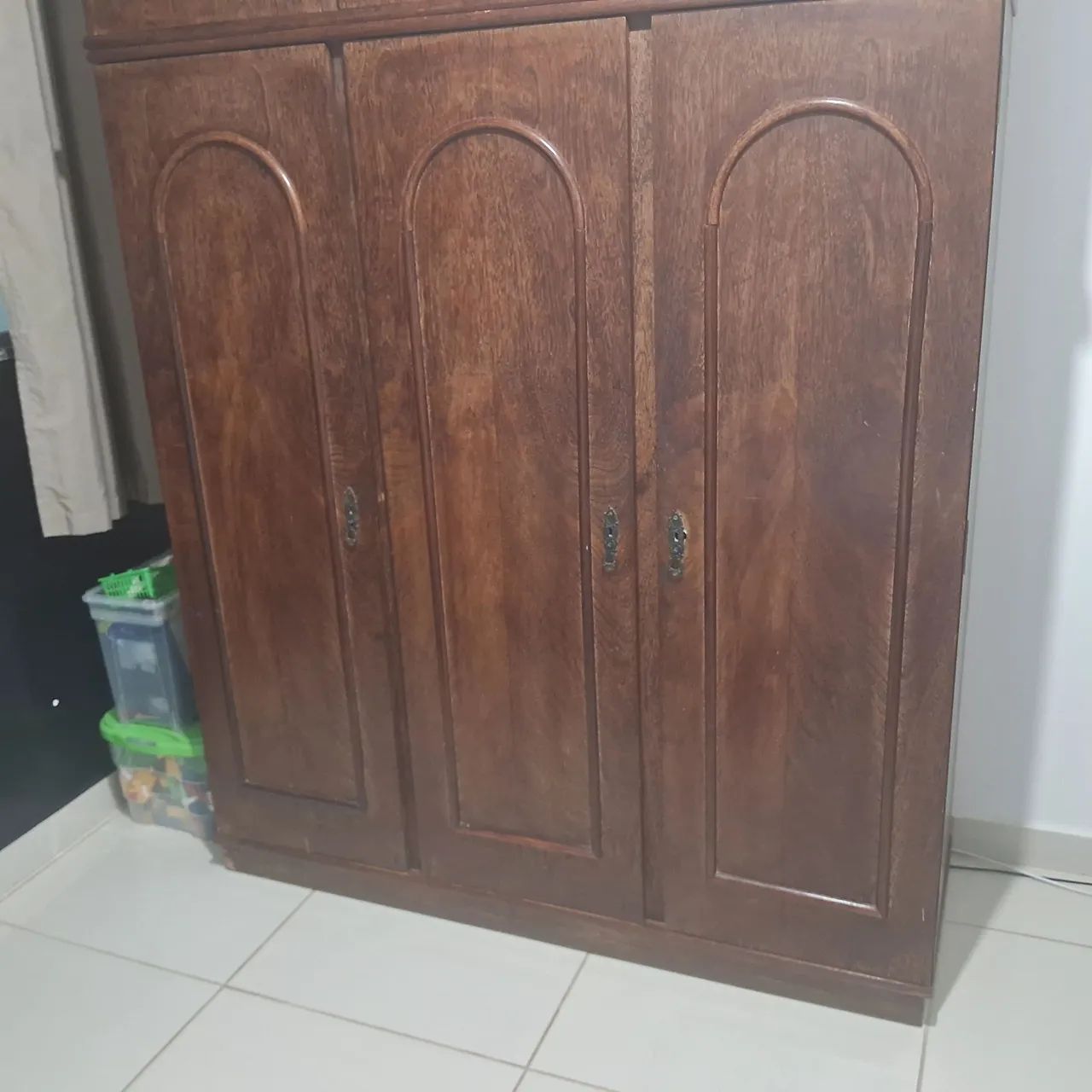 Guarda roupas de madeira  - Foto 3