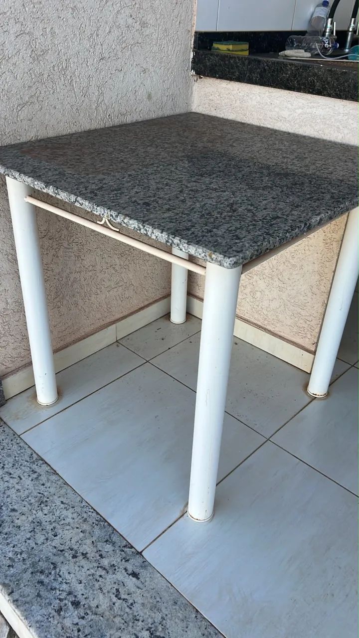 Mesa tampo de granito 