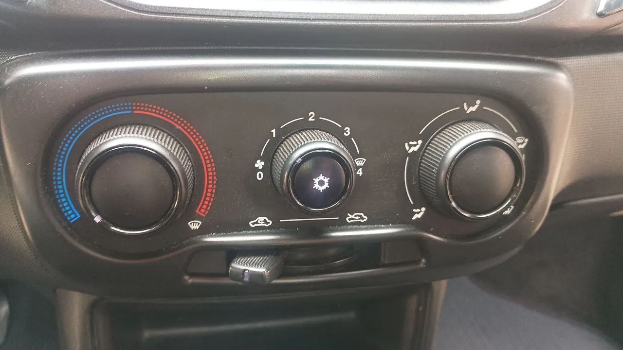 Fiat Strada Endurance 1.4 Flex 8V CS Plus 2023 - Foto 5