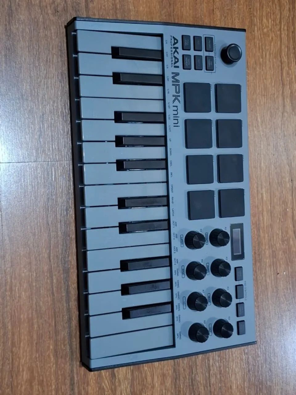 AKAI Professional MPK Mini MK3 Grey (cinza) - Instrumentos