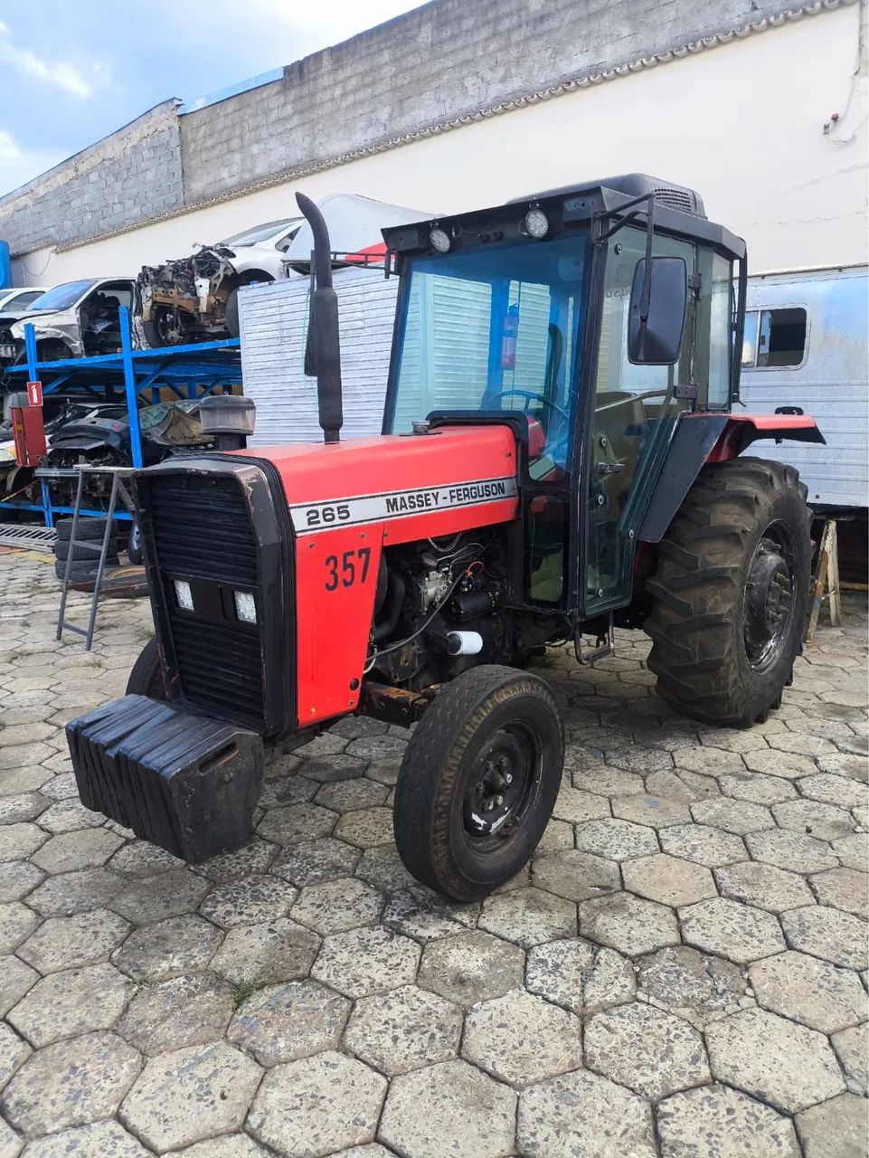 Trator Massey Ferguson 265 cabinado  - Foto 4