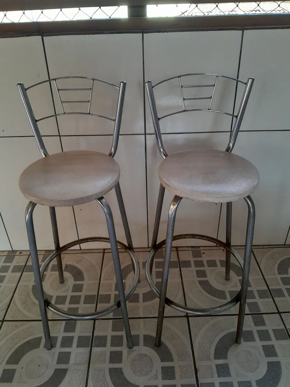 Vendo  2 banquetas
