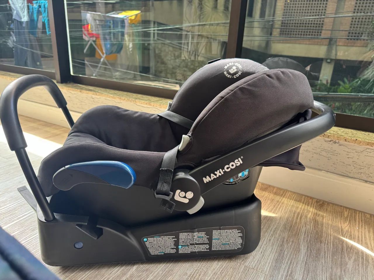 Vendo Cadeira Máxi Cosi Citi Essential Black com base para veículo  - Foto 3