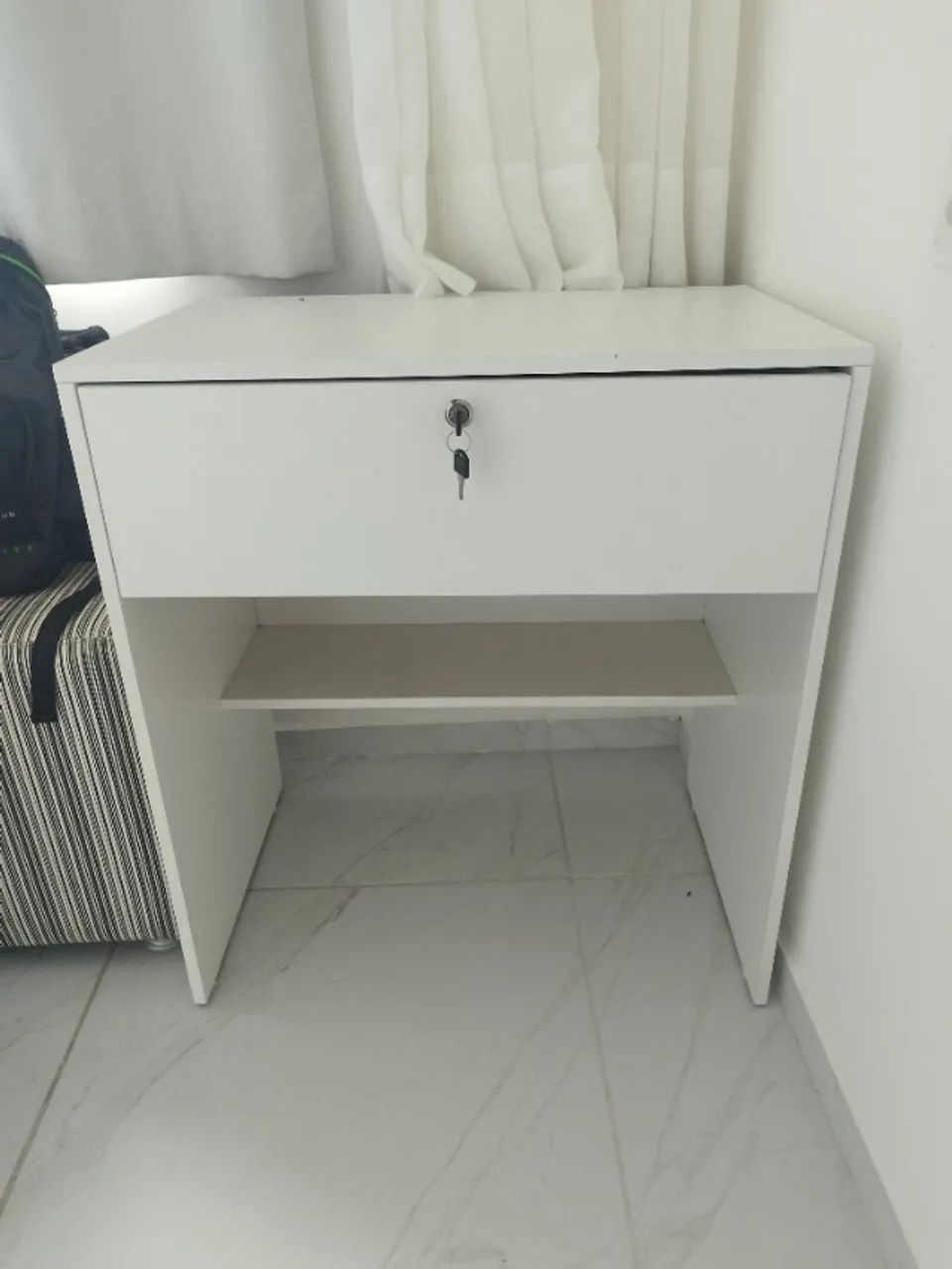 Mesa de estudo 0,70x0,45 cm