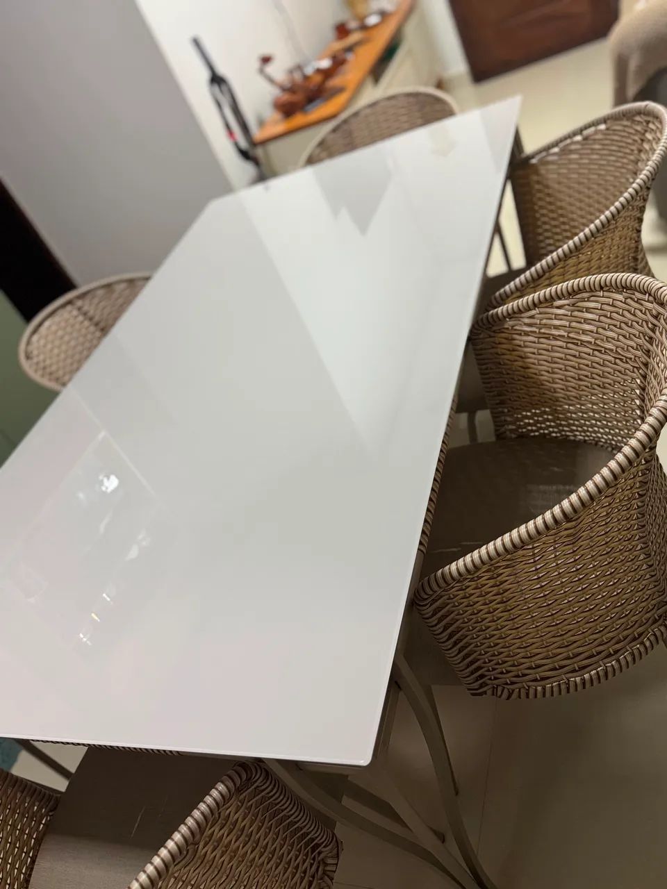 Mesa de jantar retangular em vidro laqueado, 6 lugares. 