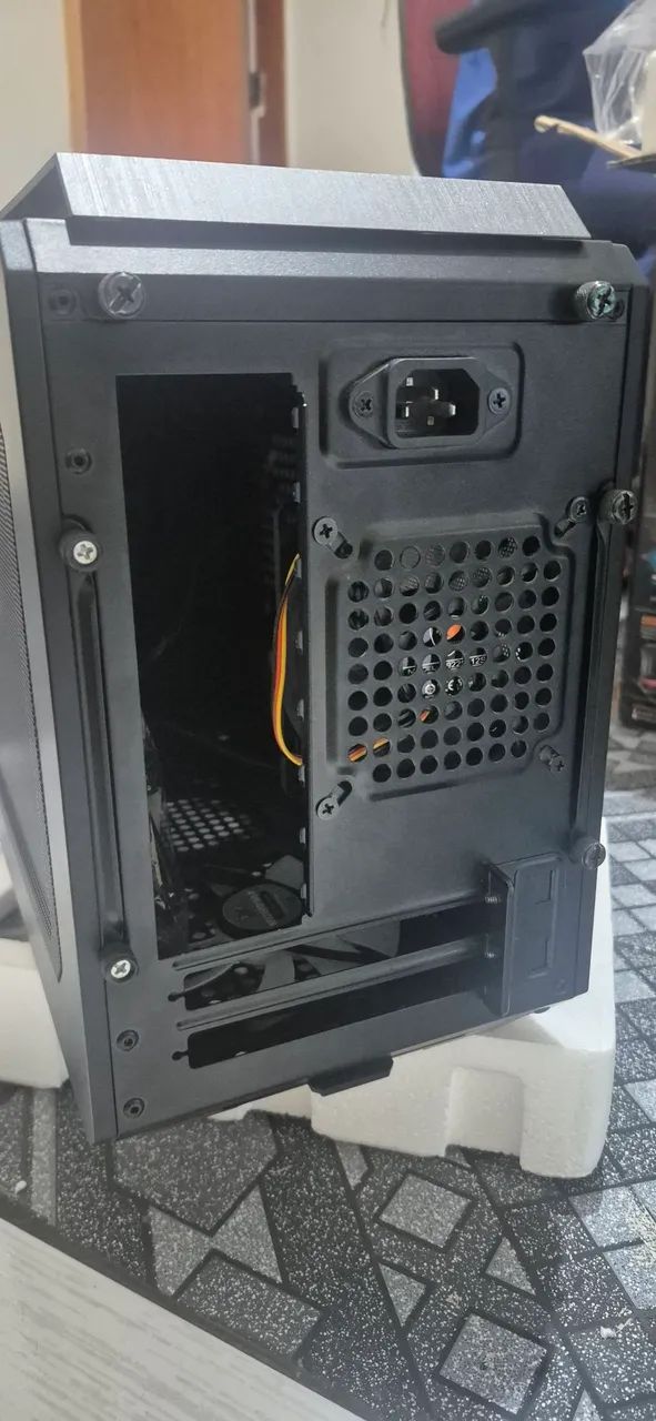 Gabinete Cougar QBX  - Foto 4