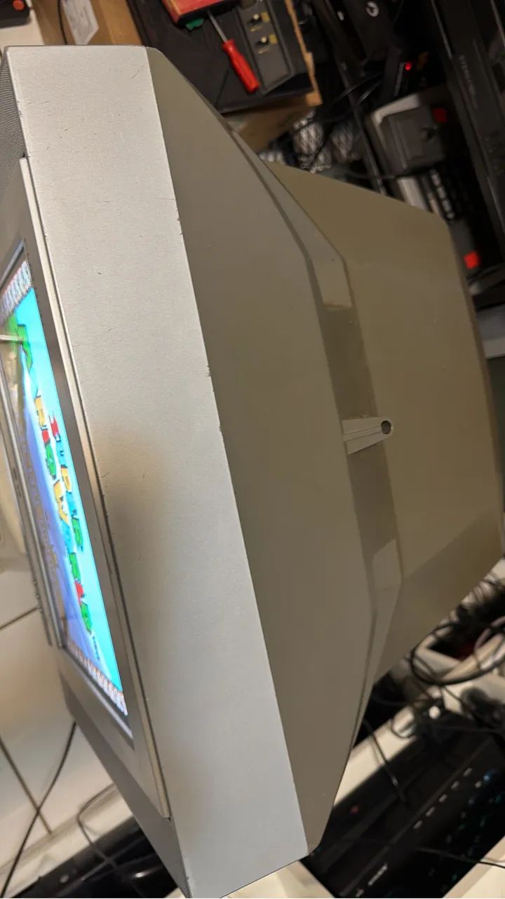 Tv RetroGamer LG CRT 15 polegadas com mod vídeo componente  - Foto 5