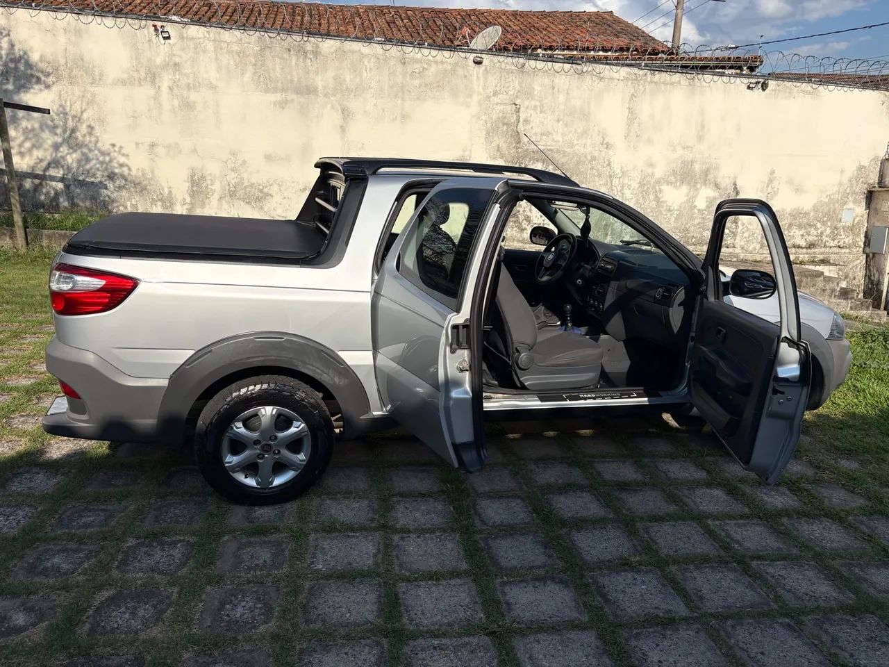 Fiat Strada Working Hard 1.4 Fire Flex 8V CD 2017 - Foto 3