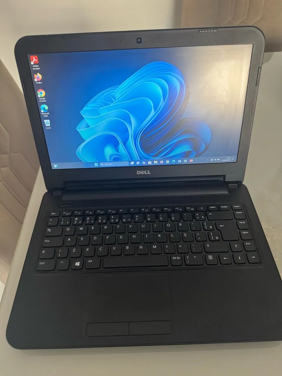 Notebook Dell i3 8 gigas SSD 128gb.