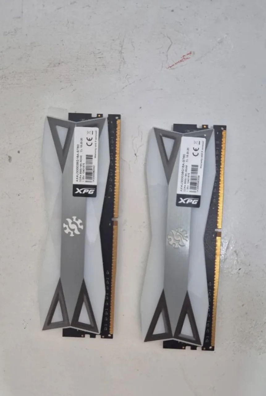 Kit Memória RAM 16 GB DDR4 XPG - 8GBx2