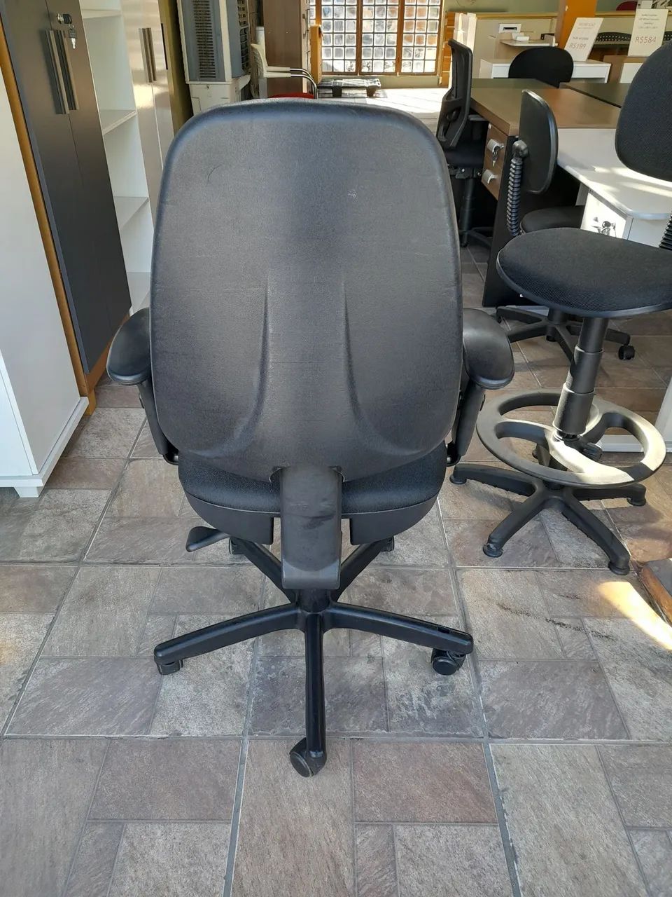 Cadeira presidente Flexform- em ótimo estado  - Foto 3