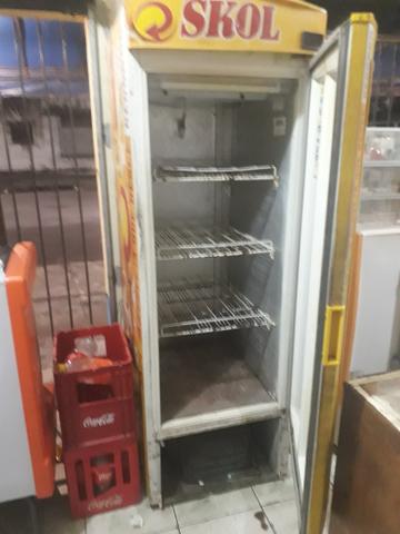 Vendo freezer da Skol em perfeito estado - Foto 2