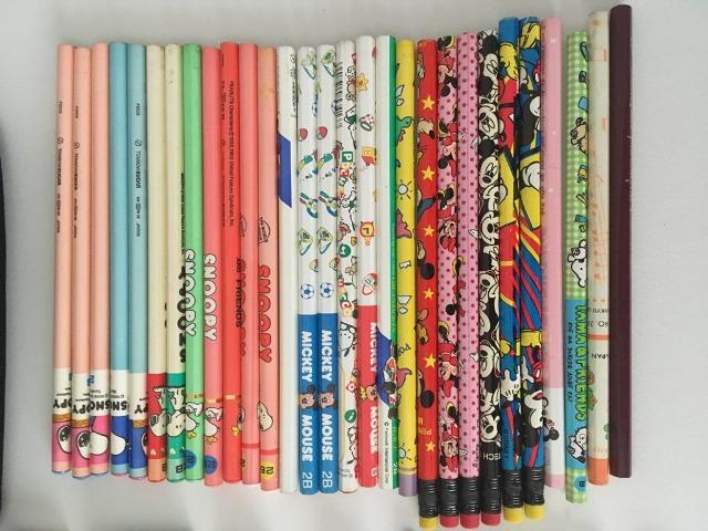 Kit com lápis, grafites e borrachas - Foto 4